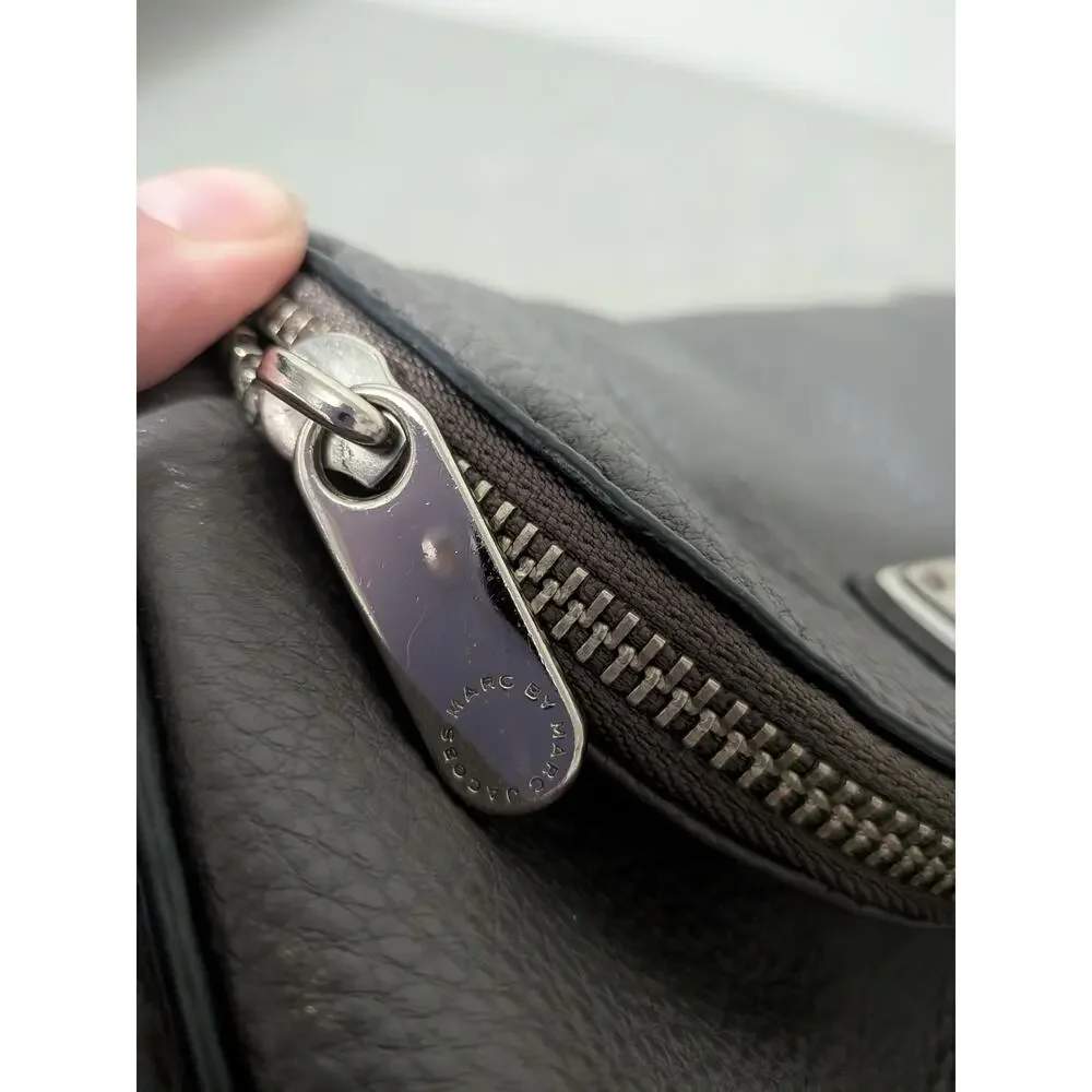 Marc by Marc Jacobs Classic Q Natasha Crossbody Bag Gray Pebbled Leather Y2K